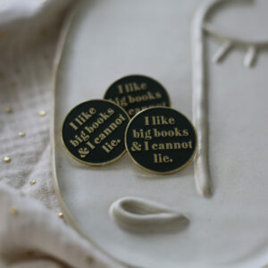 Le Pin&rsquo;s I LIKE BIG BOOKS & I CANNOT LIE